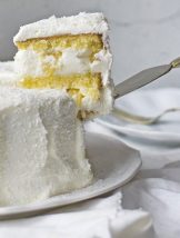 kokosova-torta-min